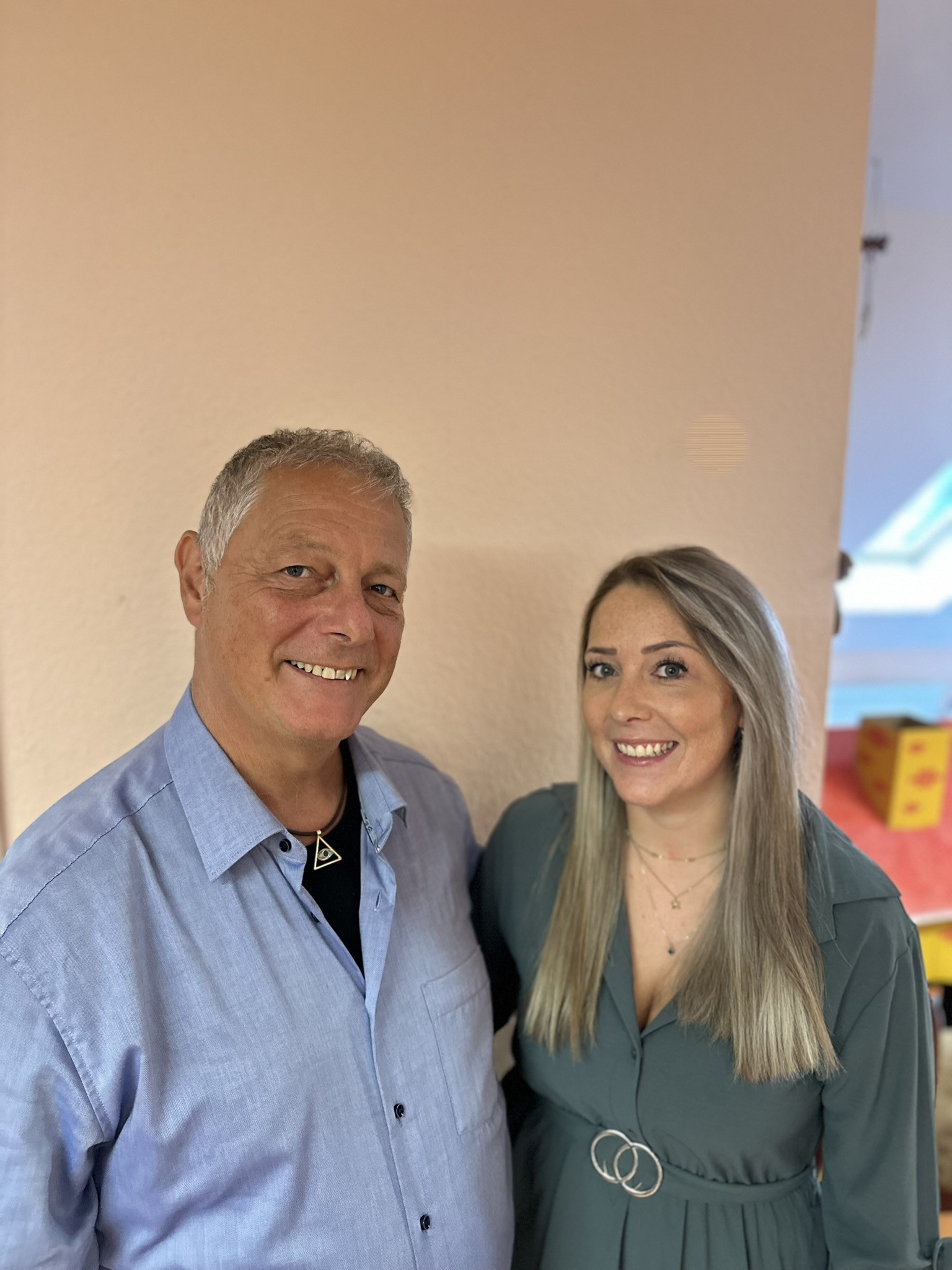  Das Team <br> hinter Ihrer Stimme